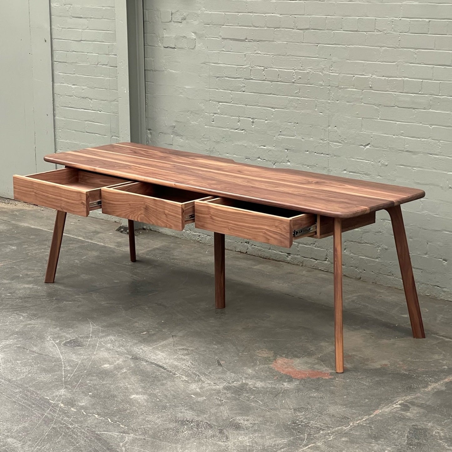 Middy Desk