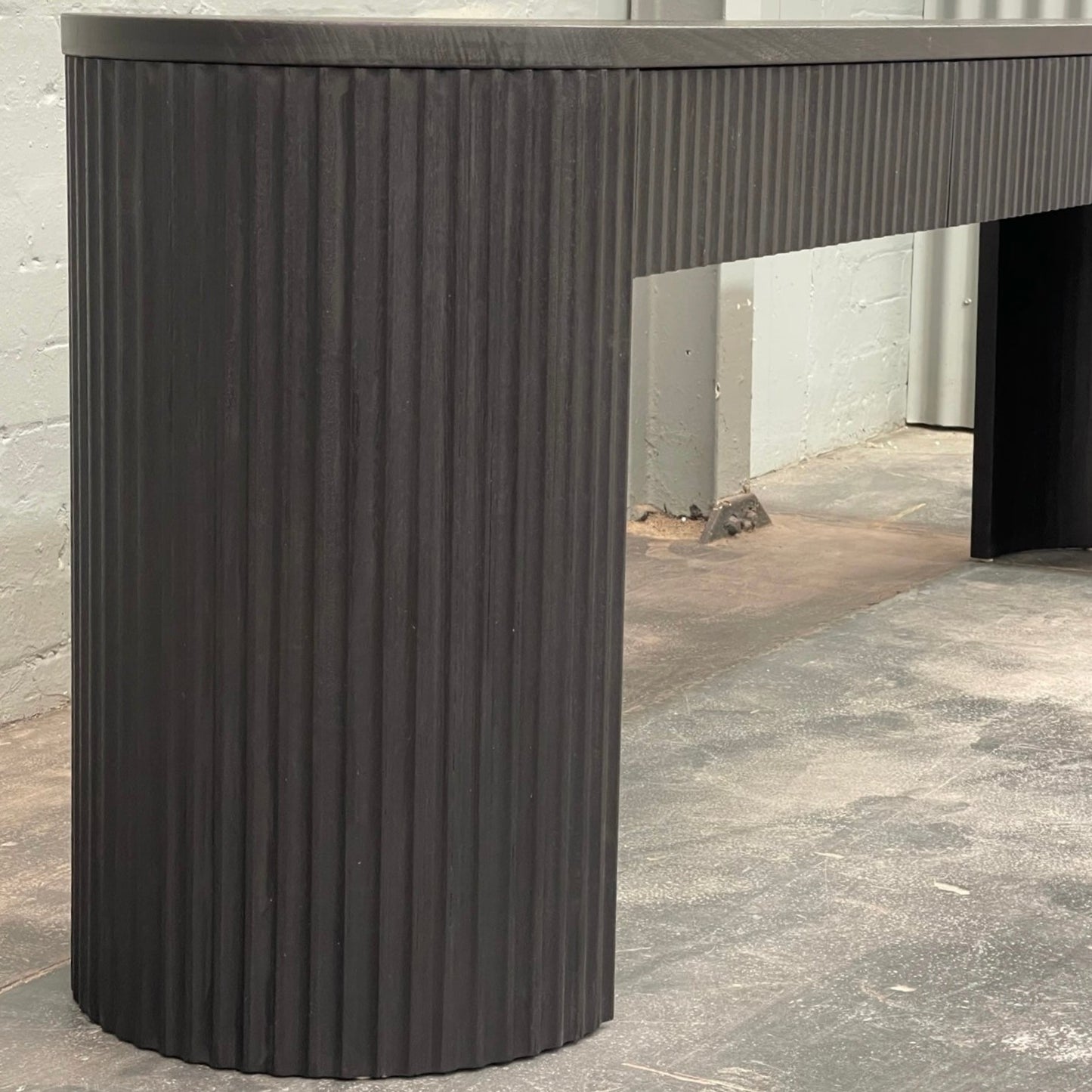 Ripple Oval Console