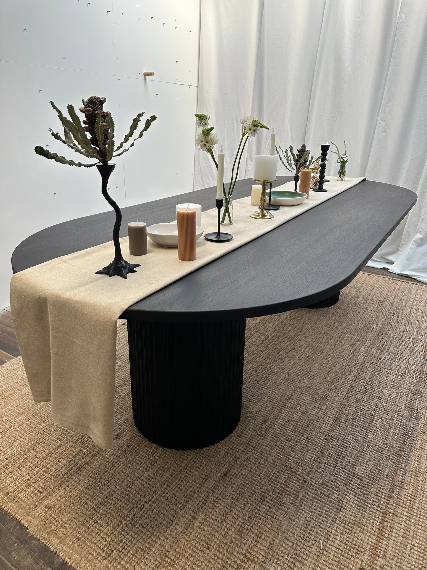 Oval Ripple Dining Table